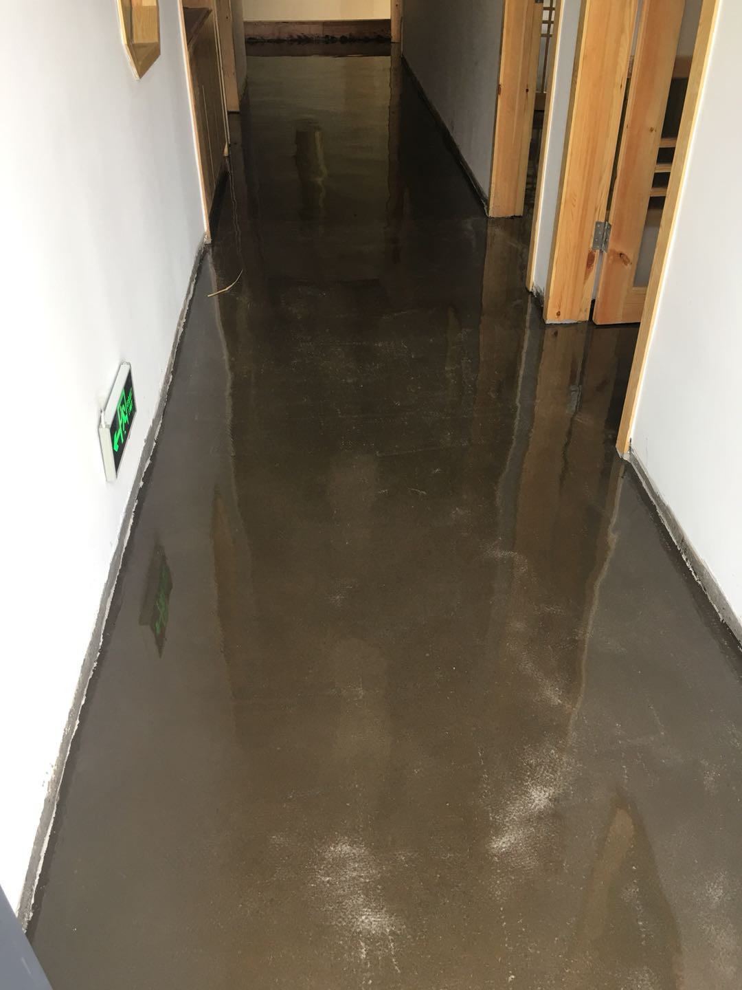 懷化正有體育設(shè)施有限公司,正有體育設(shè)施,湖南運(yùn)動(dòng)場地施工,塑膠跑道施工,球場施工,塑膠球場施工,球場施工,環(huán)氧地坪施工,廠房地坪施工,無塵車間施工,停車場施工,塑膠跑道價(jià)格